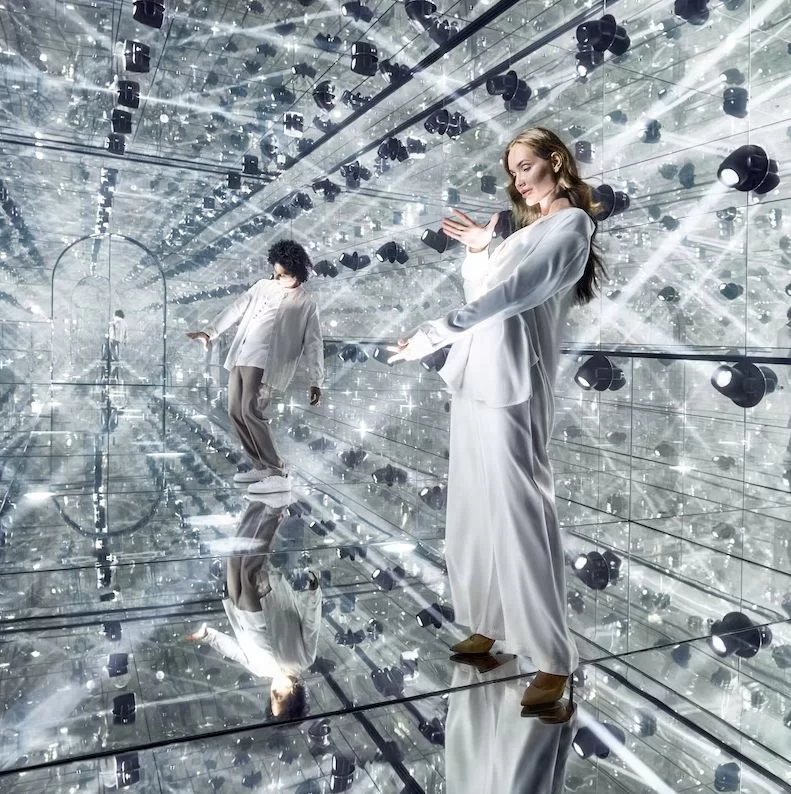 AYA Universum